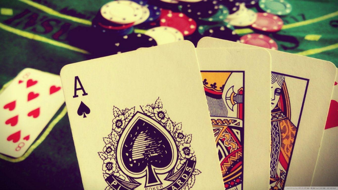Steps to make a Profit from Online Gambling: Football Playing Ideas